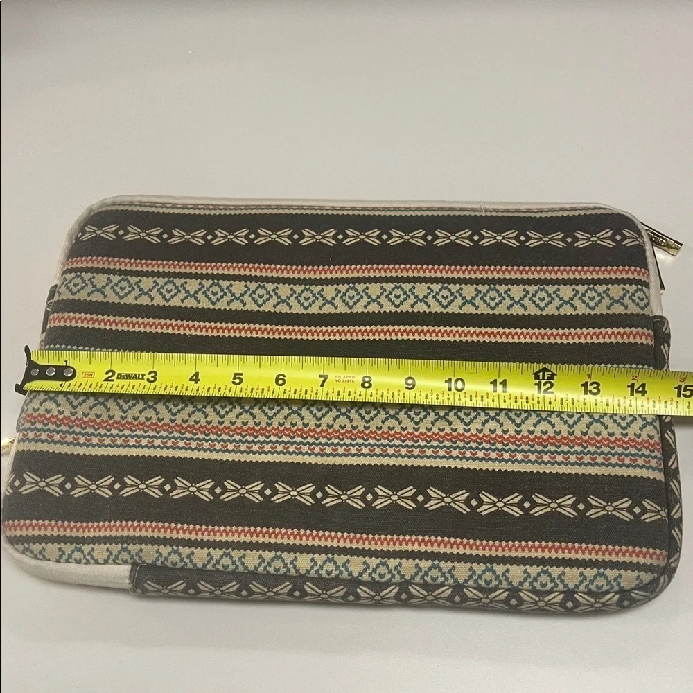 Kayond textured Patterned padded Laptop Sleeve / Holder preowned 2 pockets